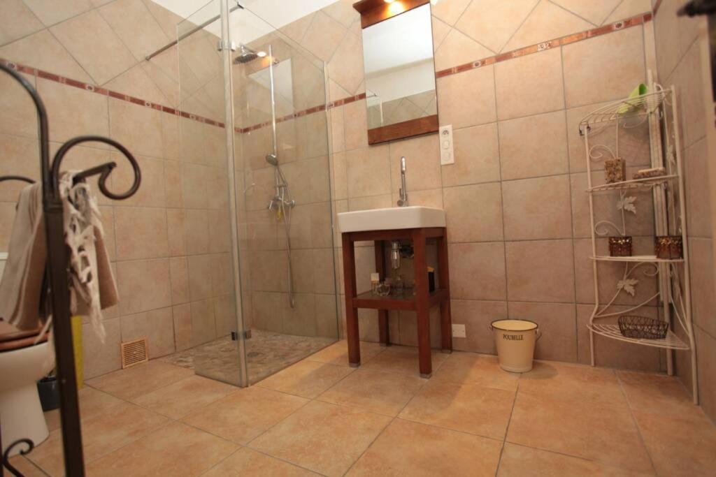 Gite Avec Piscine Et Climatisation Buzignargues Exterior photo